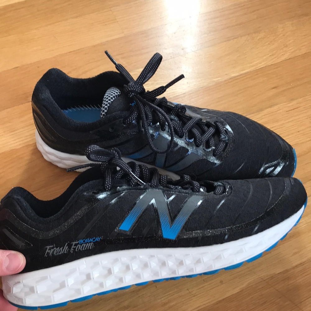 Men’s size 7 New Balance sneakers